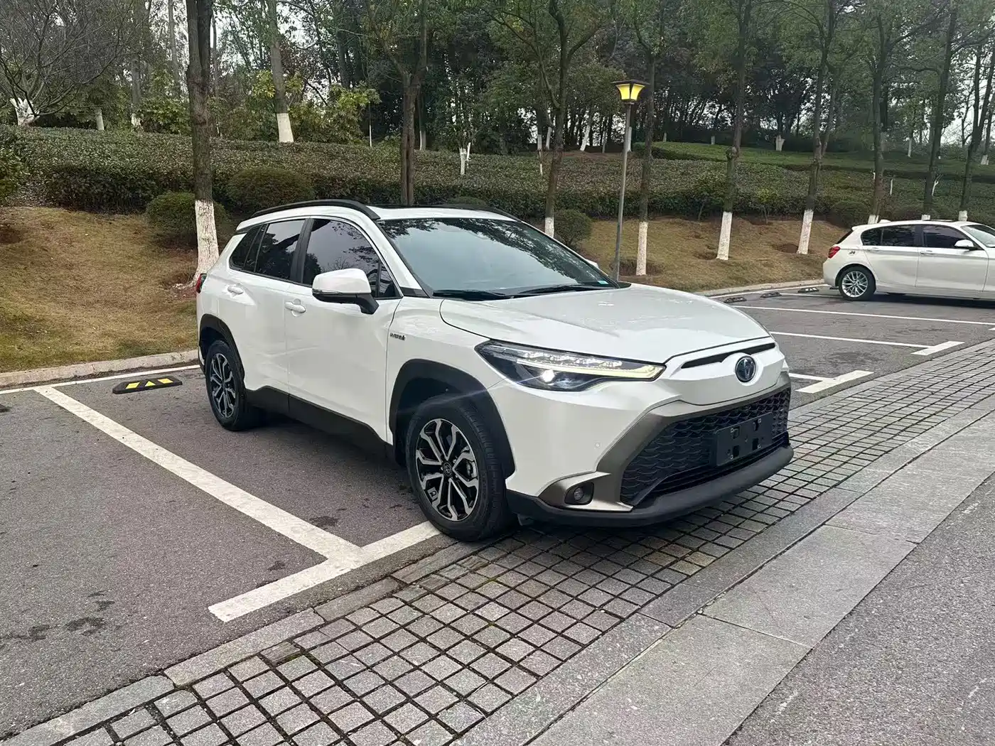 Toyota Frontlander 2023 2.0L Smart Hybrid Dual Engine Prestige Edition