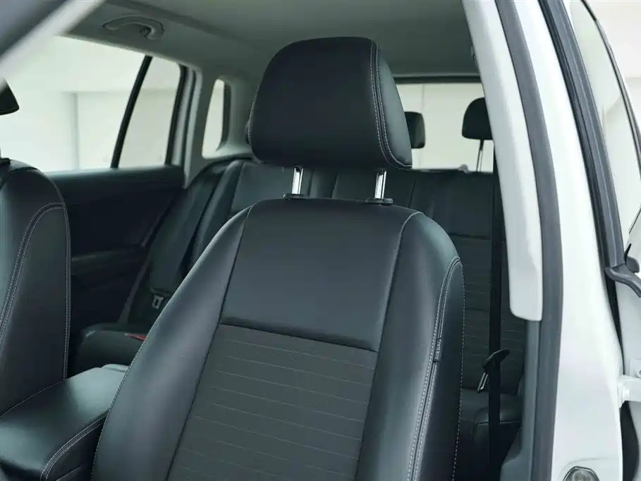 Volkswagen Tiguan 2016 280TSI Automatic 2WD Silk Road Fashion Edition фото 12