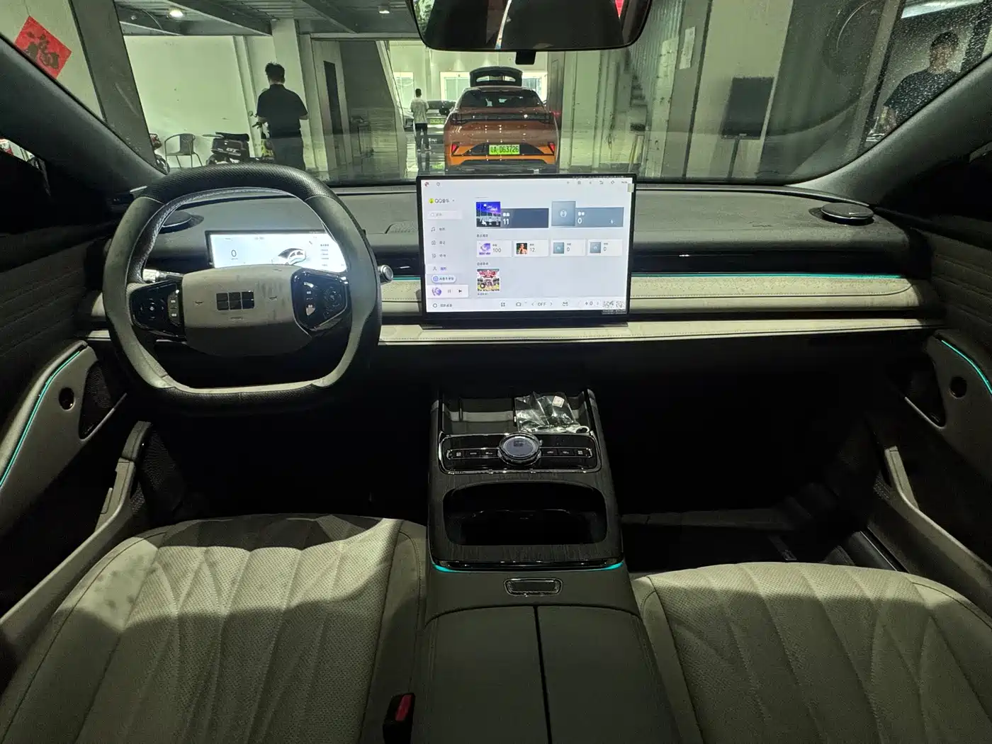 Geely Galaxy Galaxy Xingyao 8 2025 130km EM-i Premium Edition фото 6