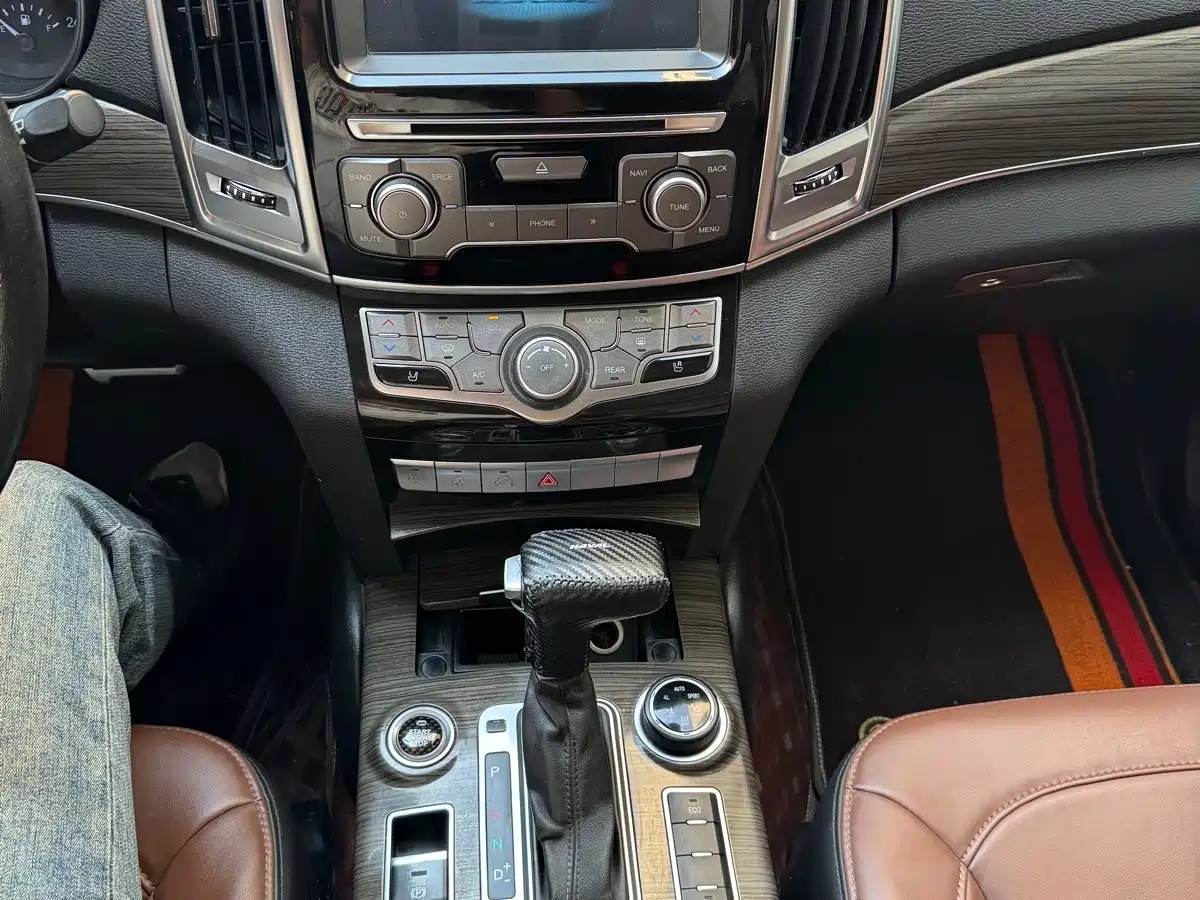 Haval H9 2016 2016 2.0T 4WD Luxury 7-seater