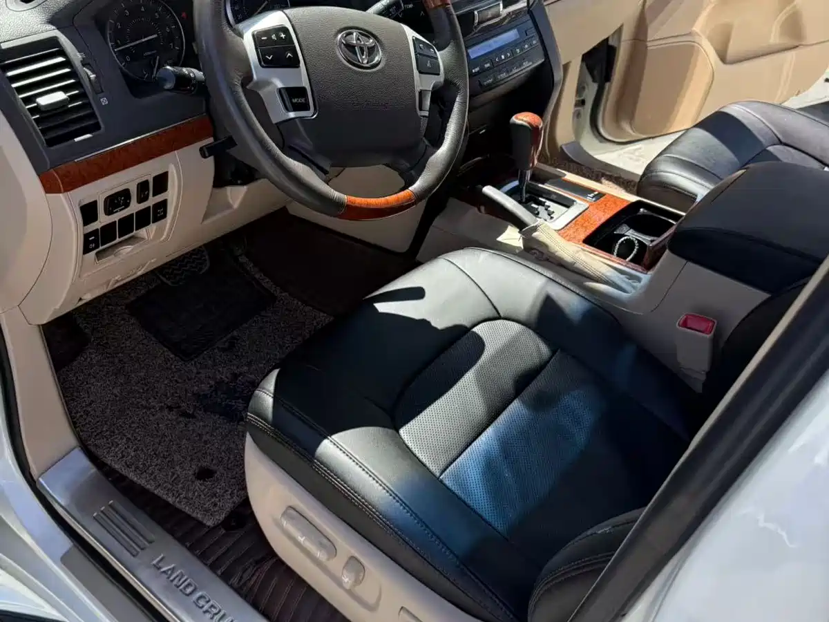 Toyota Land Cruiser (Import) фото 4