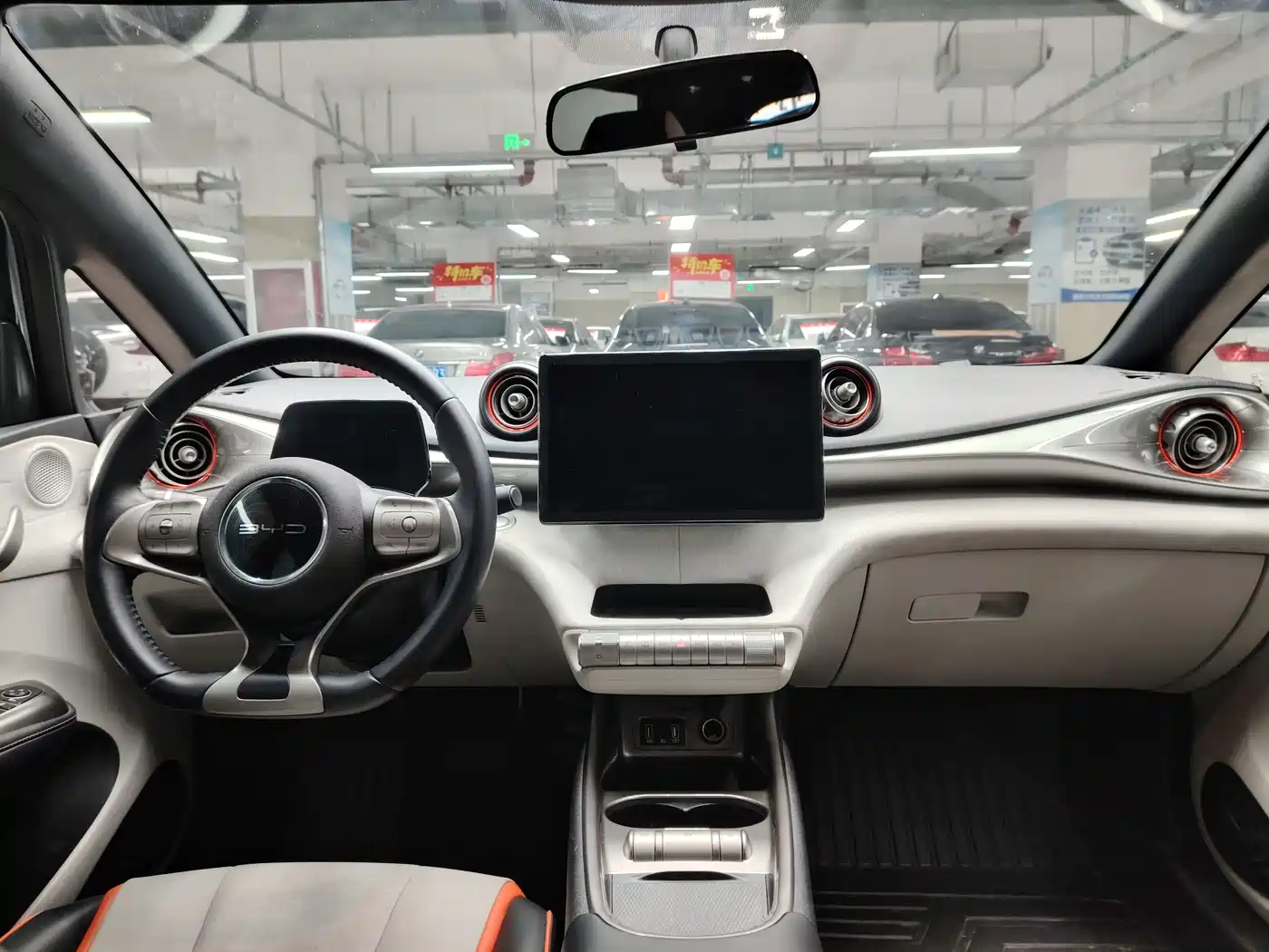 BYD Dolphin 2021 Model 405km Fashion Edition фото 8