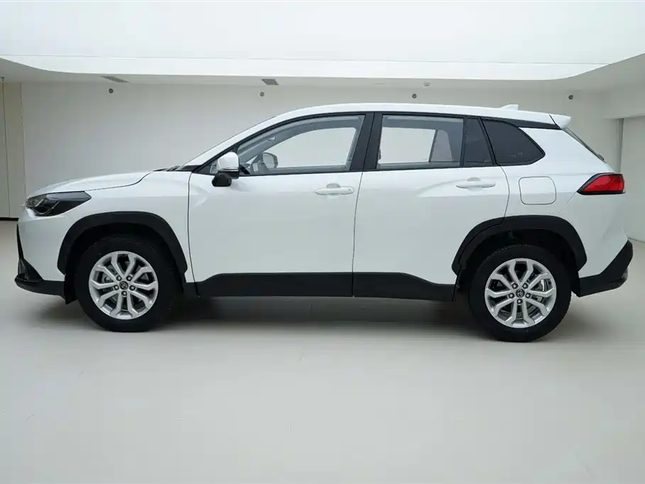 Toyota Frontlander 2024 2.0L CVT Elite Edition фото 3
