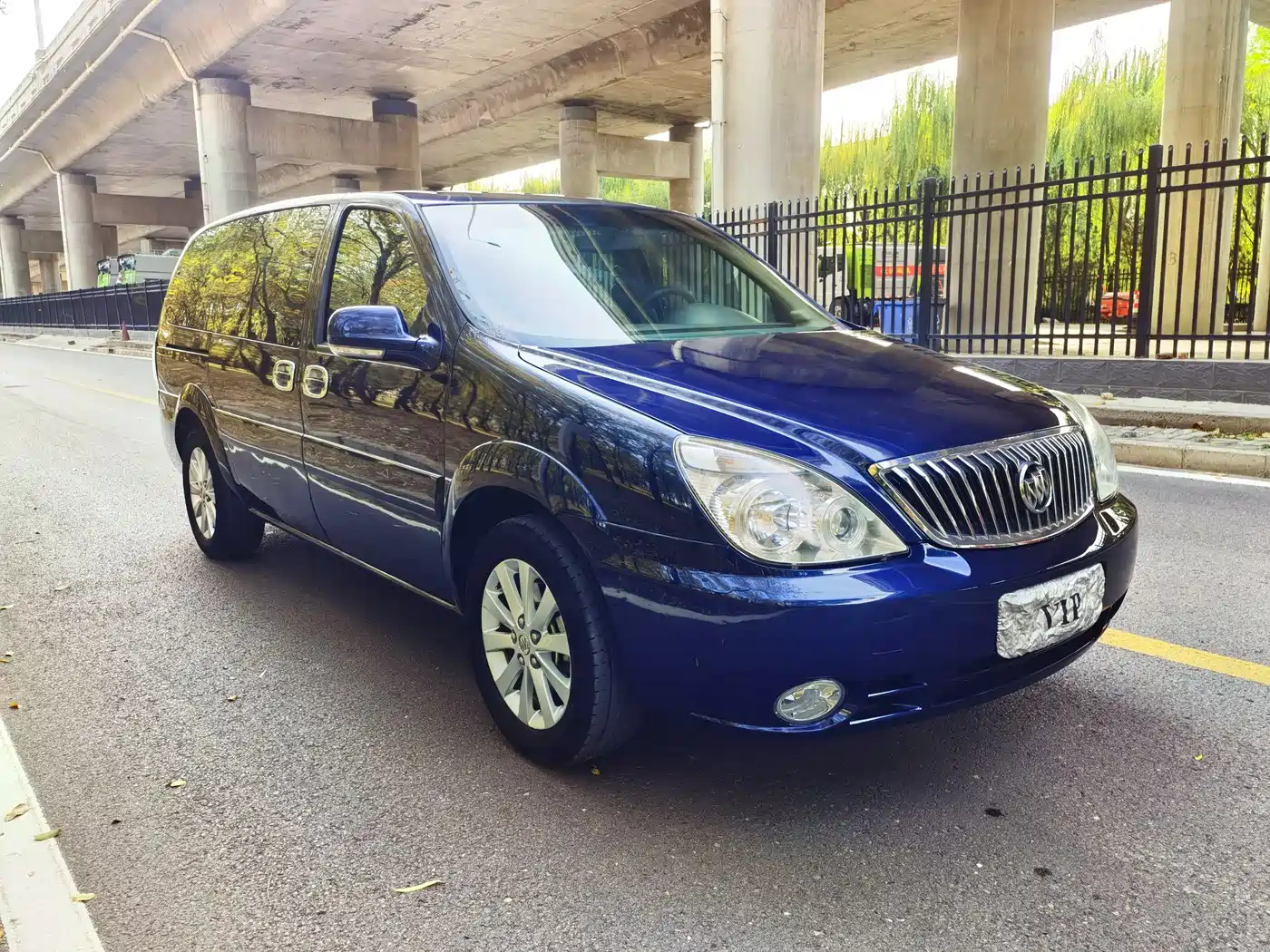 Buick GL8 2014 2.4L Classic Edition фото 3