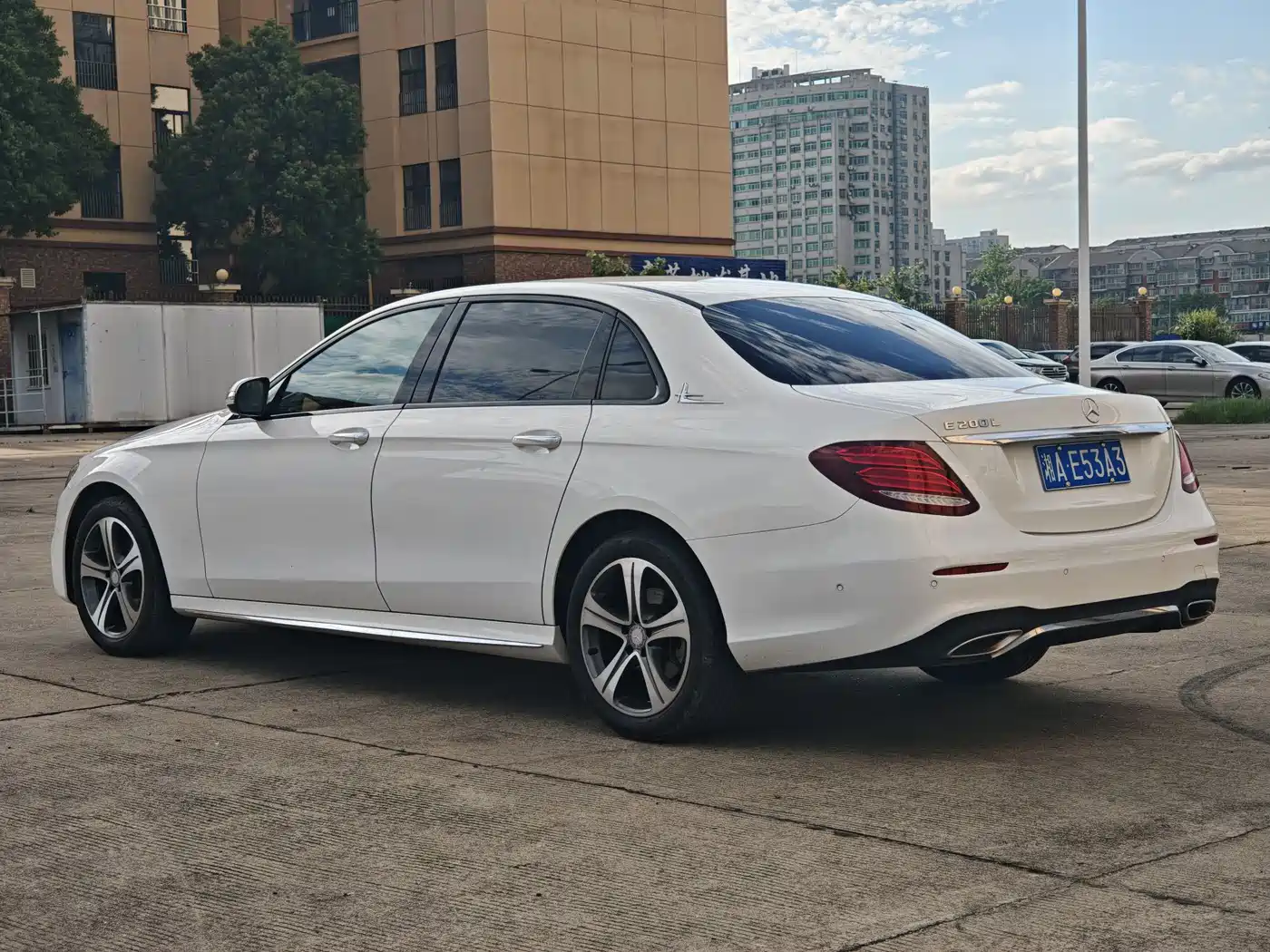 Mercedes-Benz E-Class 2016 E 200 L Sport Type фото 8