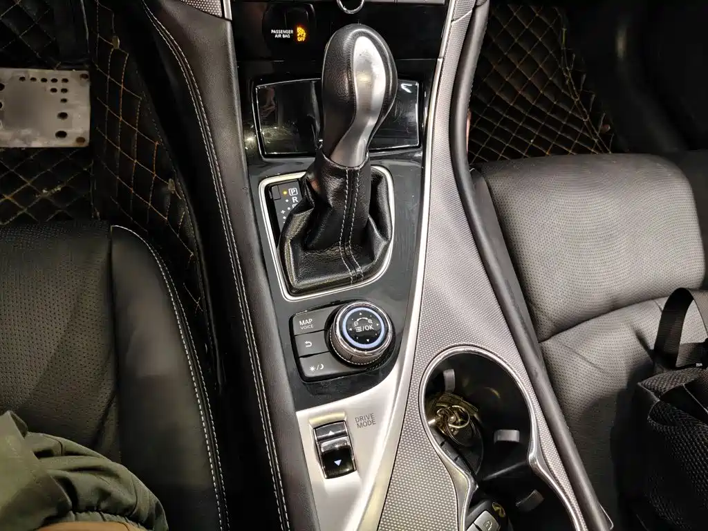 Фото 10 - Infiniti Q50L