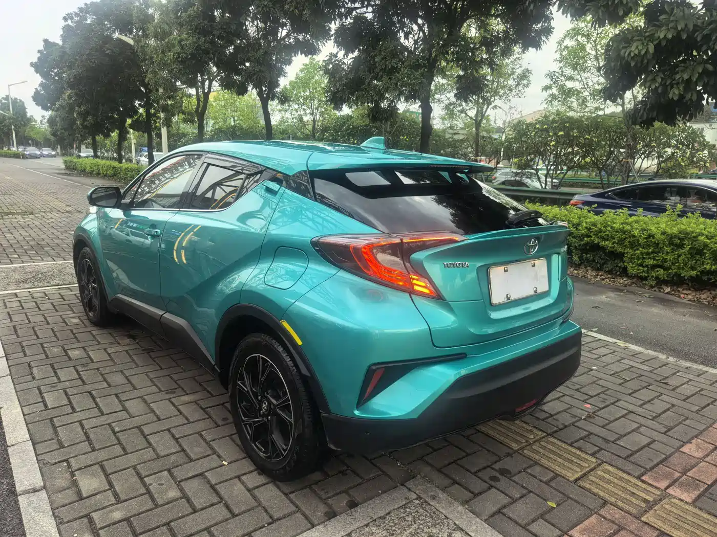Toyota C-HR 2018 Model 2.0L Luxury Sunroof Version China V фото 9