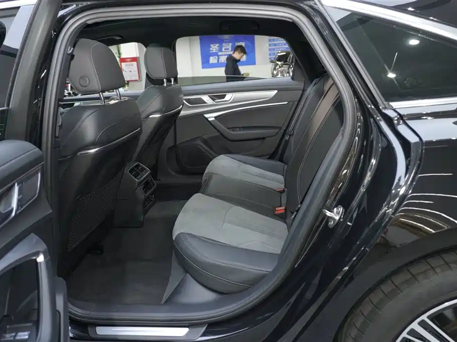 Audi A6L 2024 45 TFSI Premium Dynamic фото 16