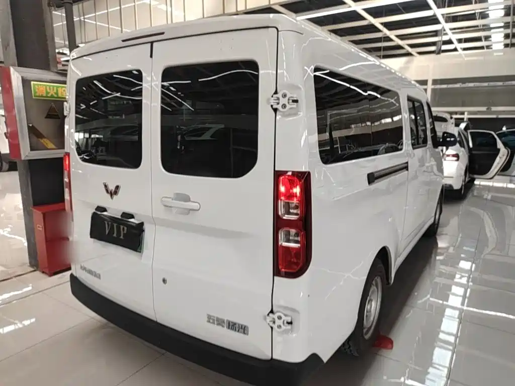 Wuling Motors Wuling Yangguang 2025 2024 300KM Comfort Bus Version 75kW