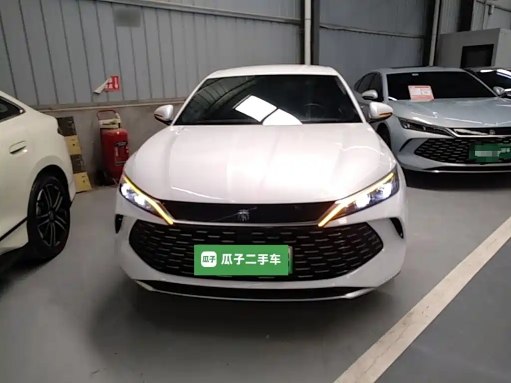 BYD Qin L 2024 DM-i 80KM Leading Edition фото 3