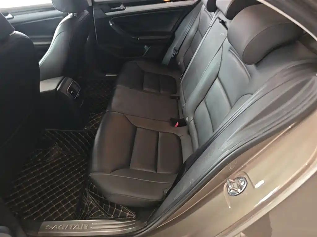 Volkswagen Sagitar 2017 230TSI Automatic Comfort фото 17