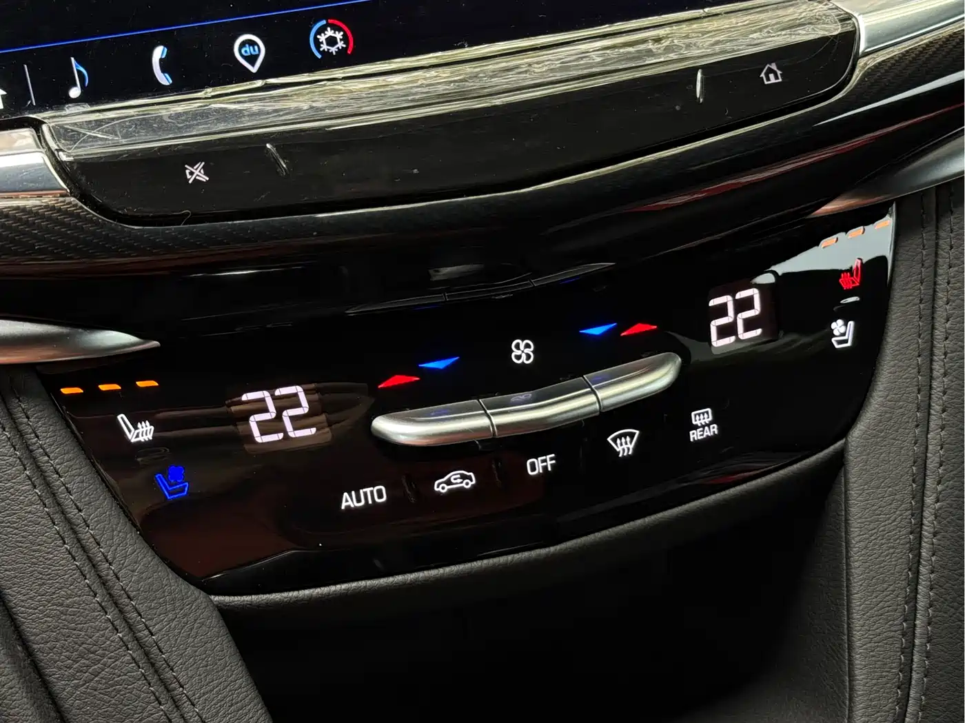 CADILLAC XT6