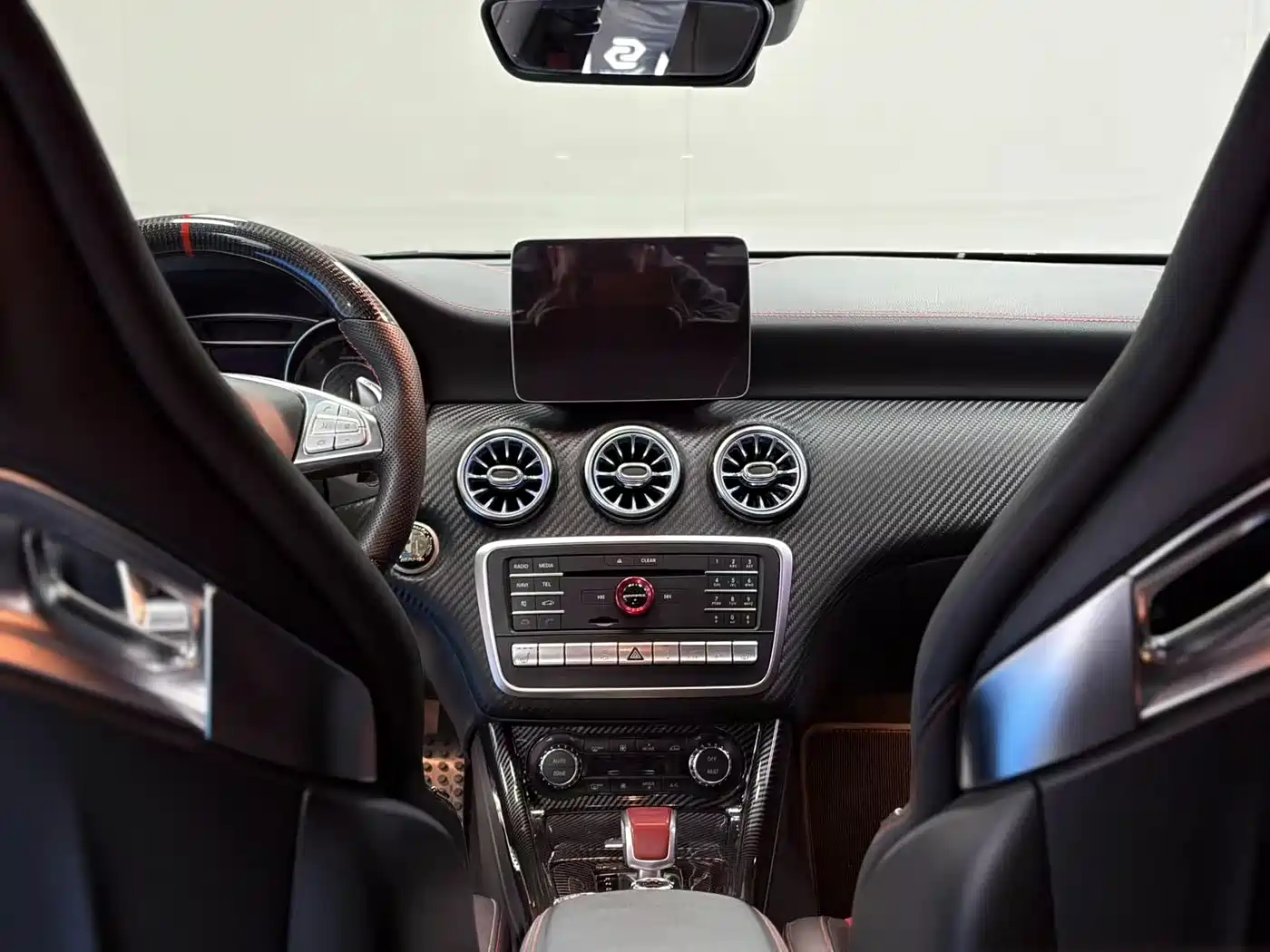 Mercedes-Benz A-Class AMG (Import) 2018 AMG A 45 4MATIC Collector's Edition фото 12