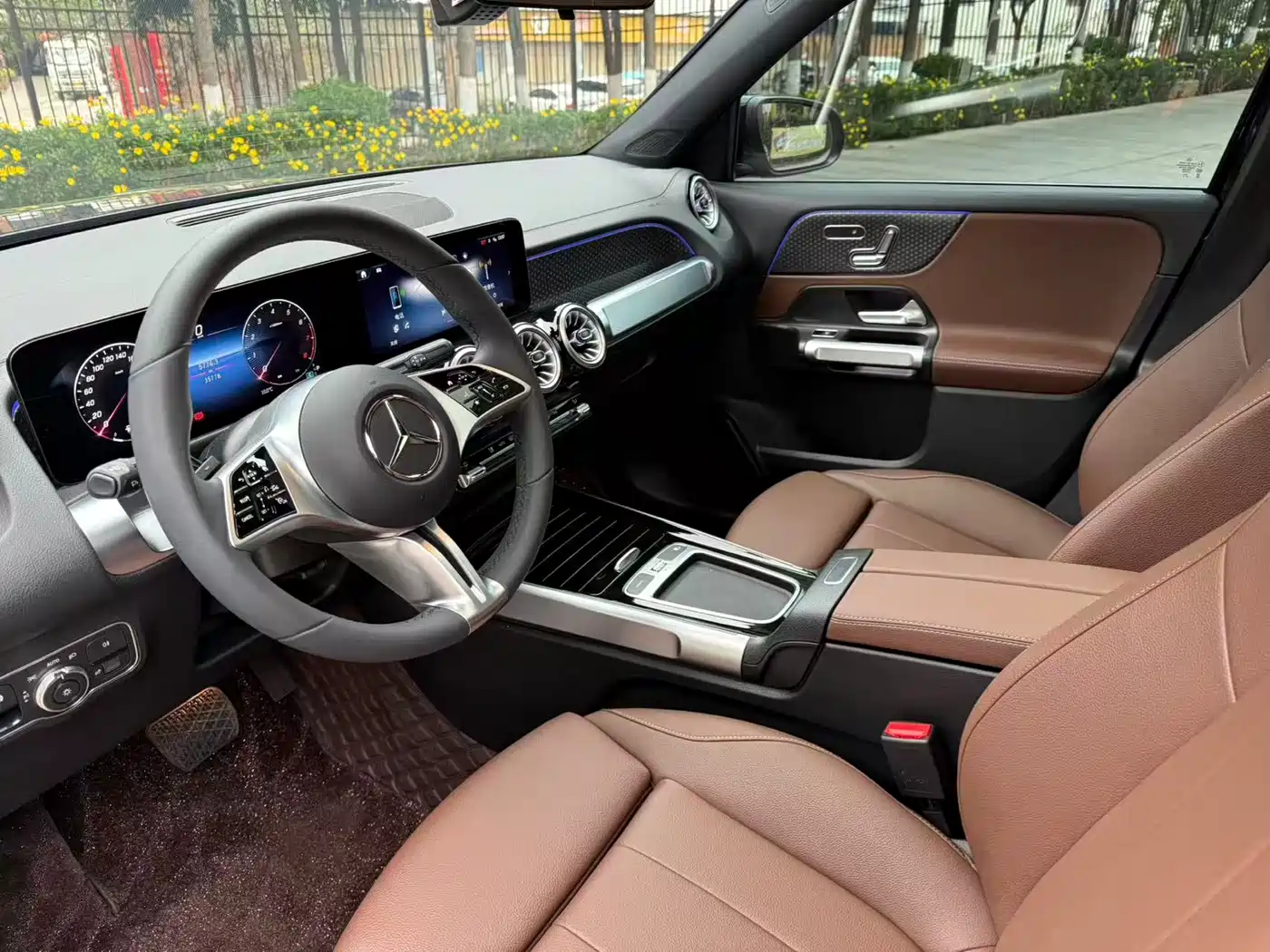 Mercedes-Benz GLB 2025 Model GLB 220 Fashion Style фото 7