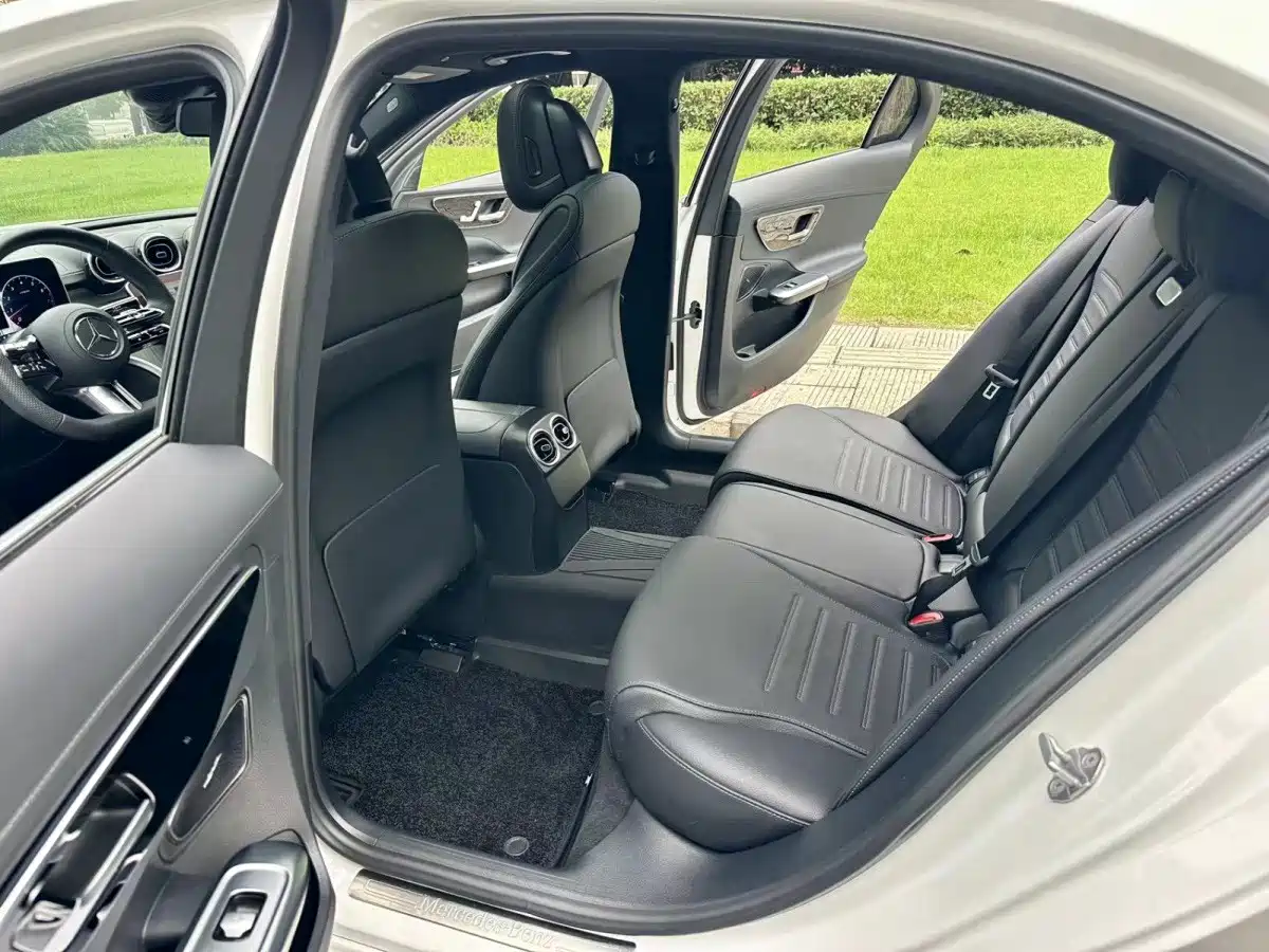 Фото 4 - Mercedes-Benz C-Class