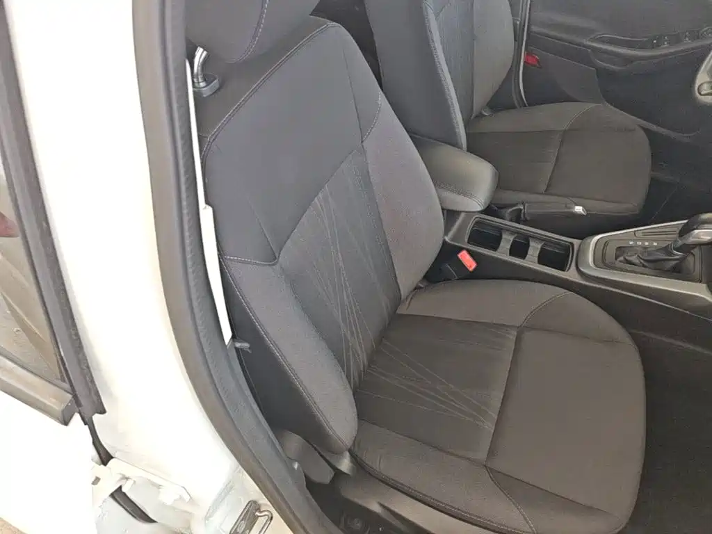 Фото 25 - Ford Focus