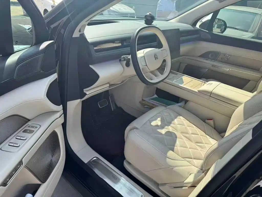 NIO ES8 2026 2025 Model 6-Seat Executive Luxury Edition