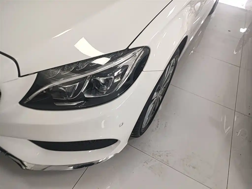 Mercedes-Benz C-Class 2017 Facelift C 200 L 4MATIC Sport Edition фото 24