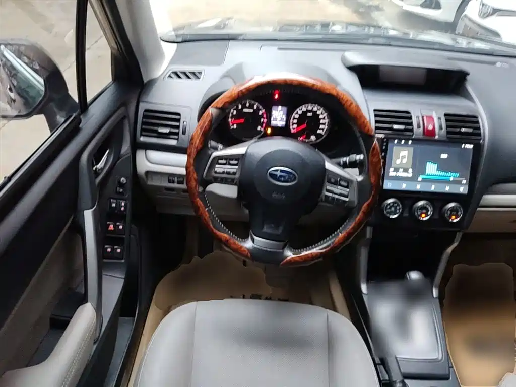 Subaru Forester 2014 2.5i Automatic Elite Edition фото 11