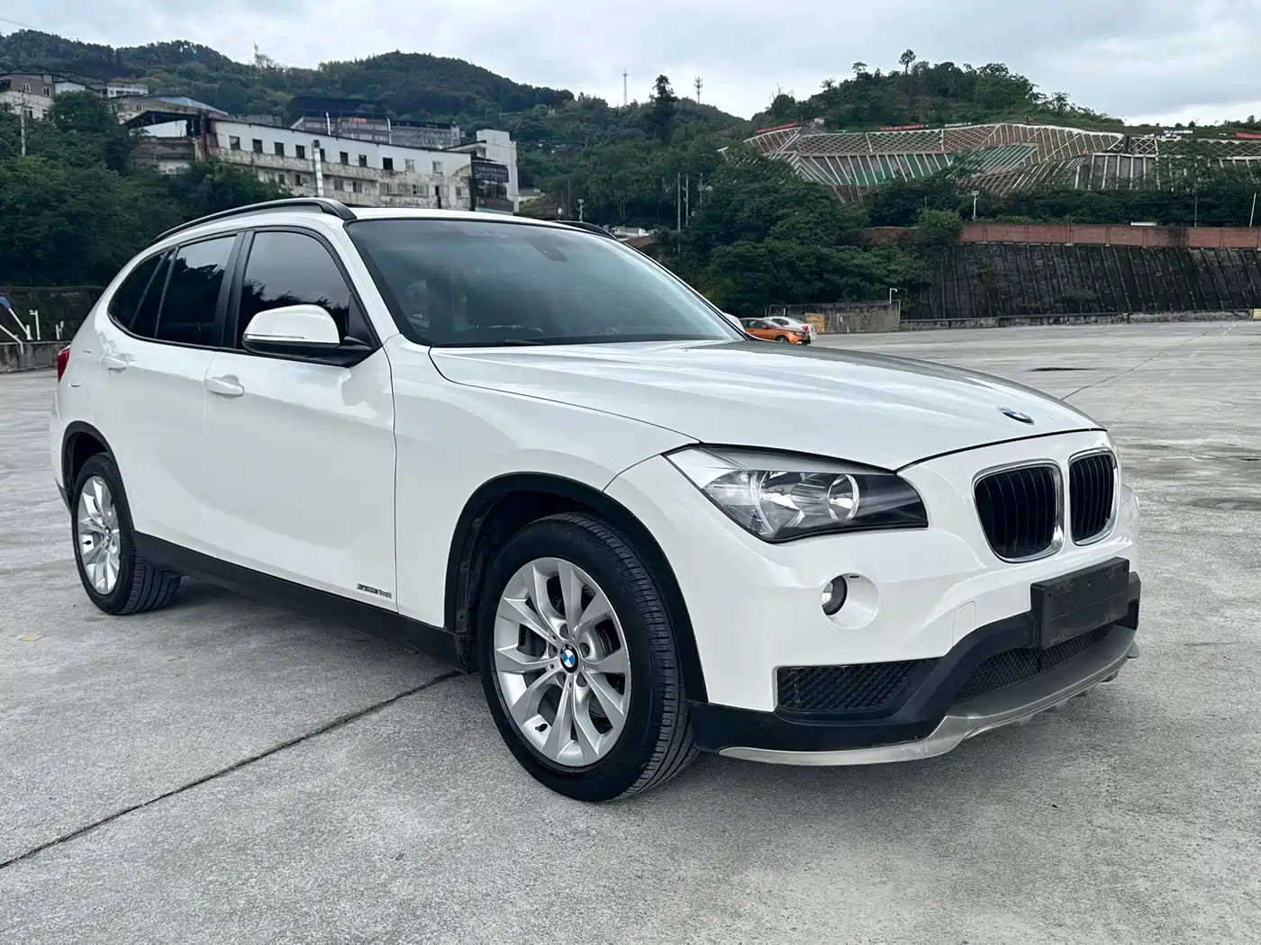 BMW X1 2014 sDrive18i Fashion Edition фото 3