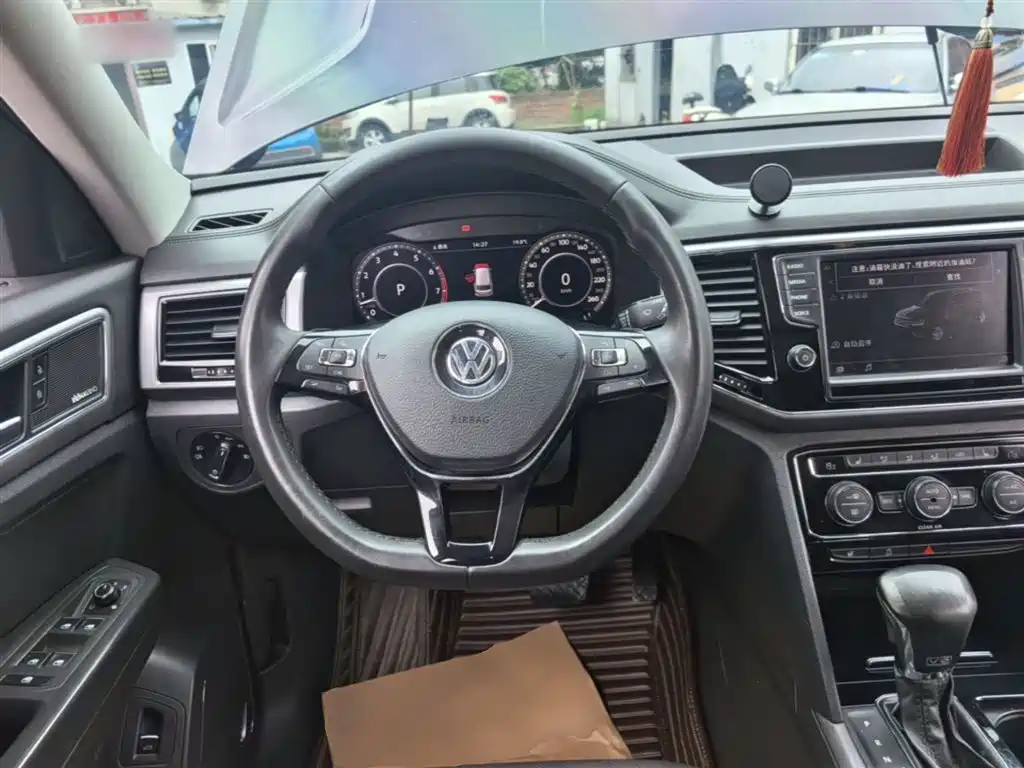 Volkswagen Teramont 2017 530 V6 4WD Flagship Edition фото 11