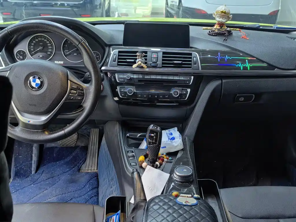 Photo 4 - BMW 3 Series