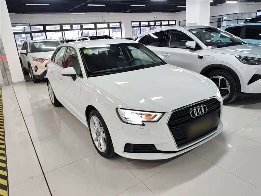Audi A3 2018 30th Anniversary Sportback 35 TFSI Progressive фото 4
