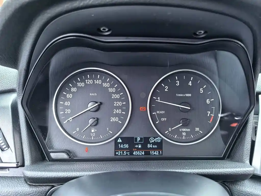 BMW 2 Series Touring 2016 218i Leading фото 14