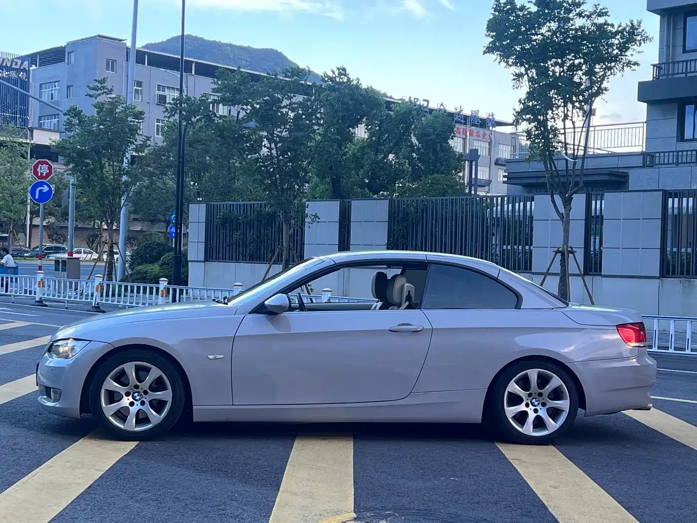 BMW 3 Series (Import) 2009 2009 Model 330i Convertible