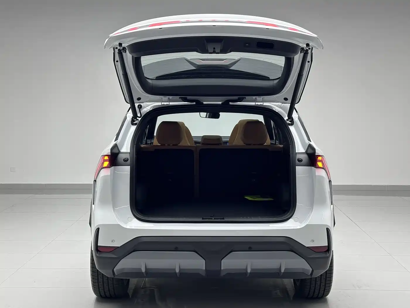Geely Galaxy Galaxy L7 2025 EM-i 115km Explorer+ Edition фото 9