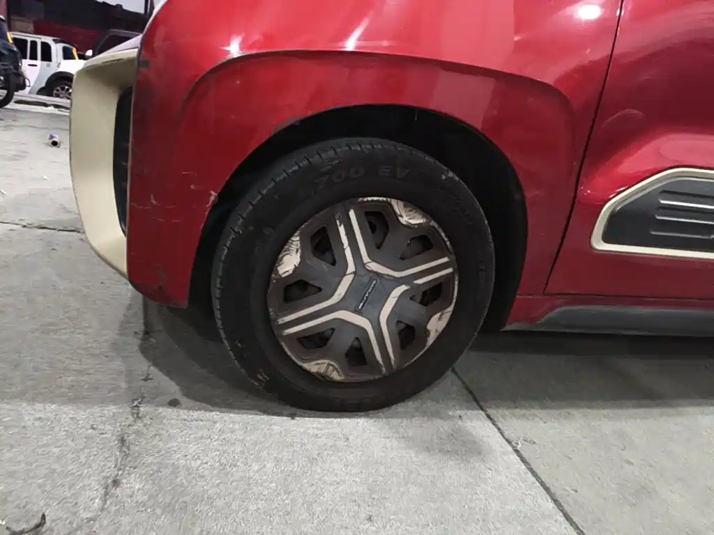 Фото 23 - Baojun E200