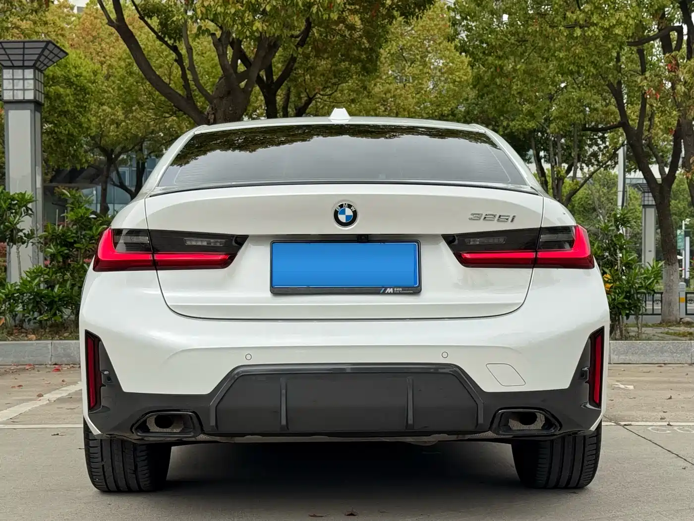 BMW 3 Series 2023 325i M Sport Black Night Package фото 4