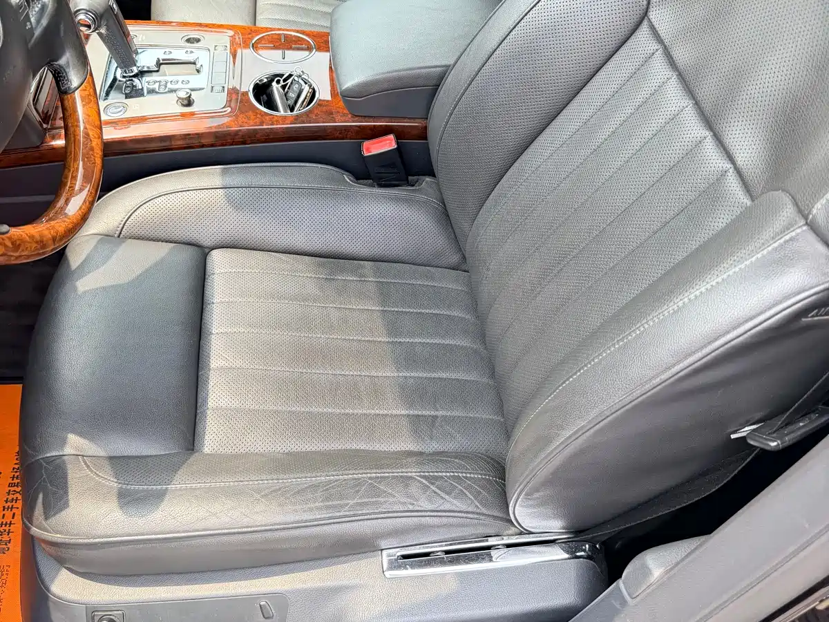 Volkswagen Phaeton 2011 3.6L V6 5-Seater Extended Comfort фото 10
