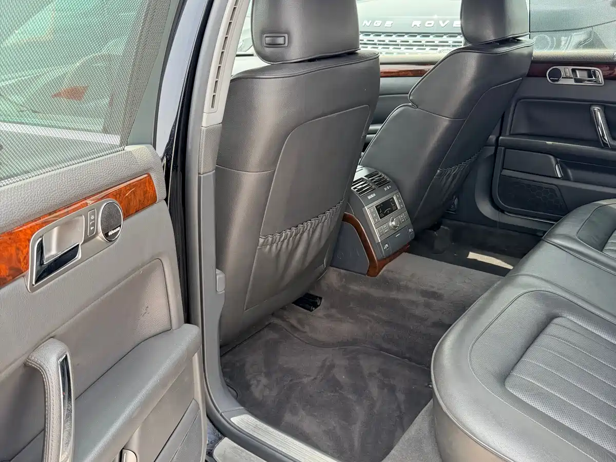 Volkswagen Phaeton 2011 3.6L V6 5-Seater Extended Comfort фото 14