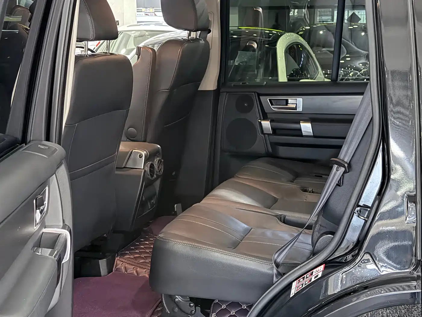 Land Rover Discovery 2016 3.0 SC Black Edition SE фото 7