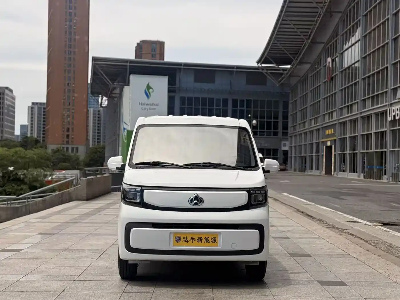 Changan Kaicheng Changan Ruixing EM80 2026 2025 Model Fortune Edition Passenger Version Comfort 6-seater 300km Dual Swing Doors