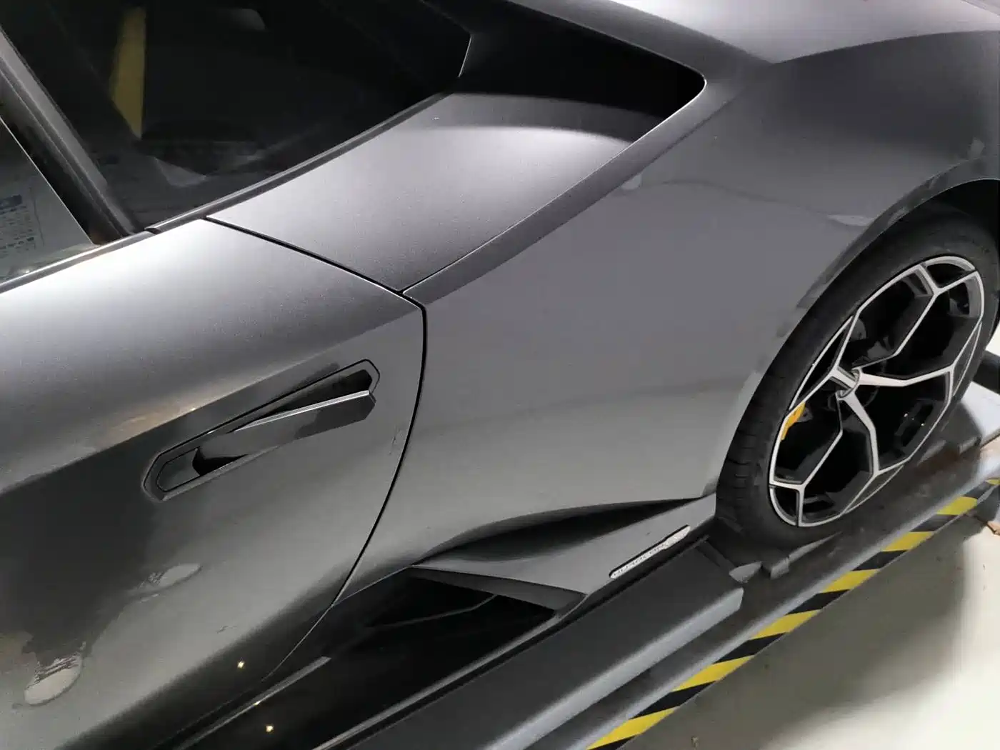 LAMBORGHINI HURACÁN