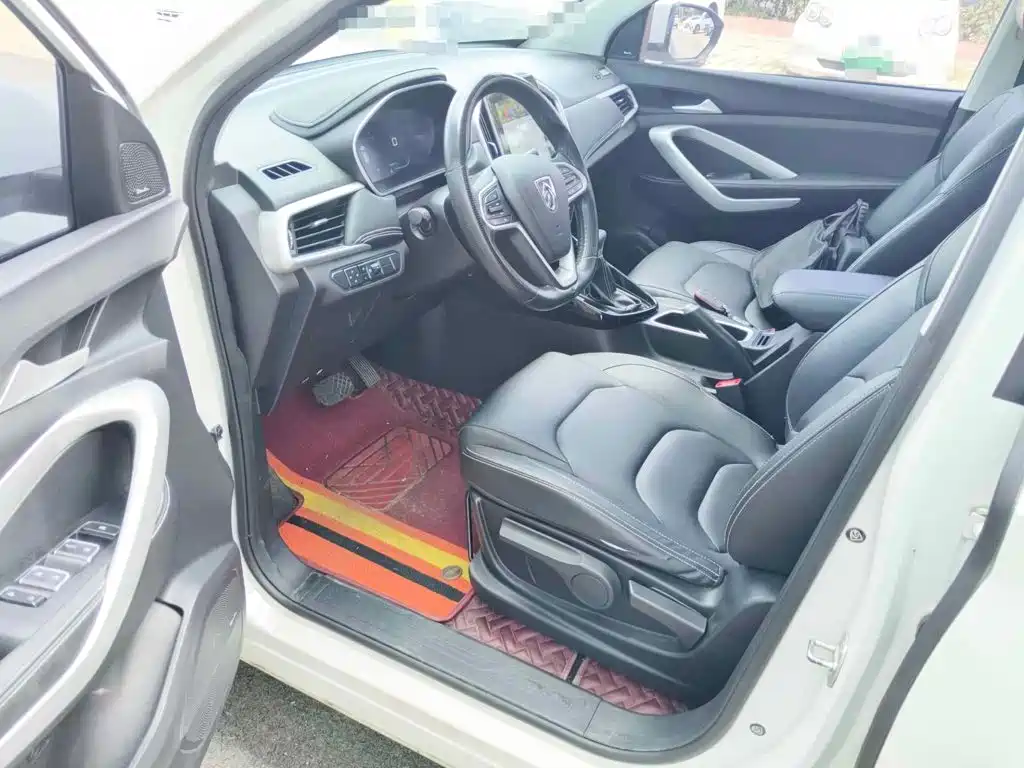 Baojun 530 2021 2021 Global Anniversary Edition 1.5T CVT Luxury 6-seater