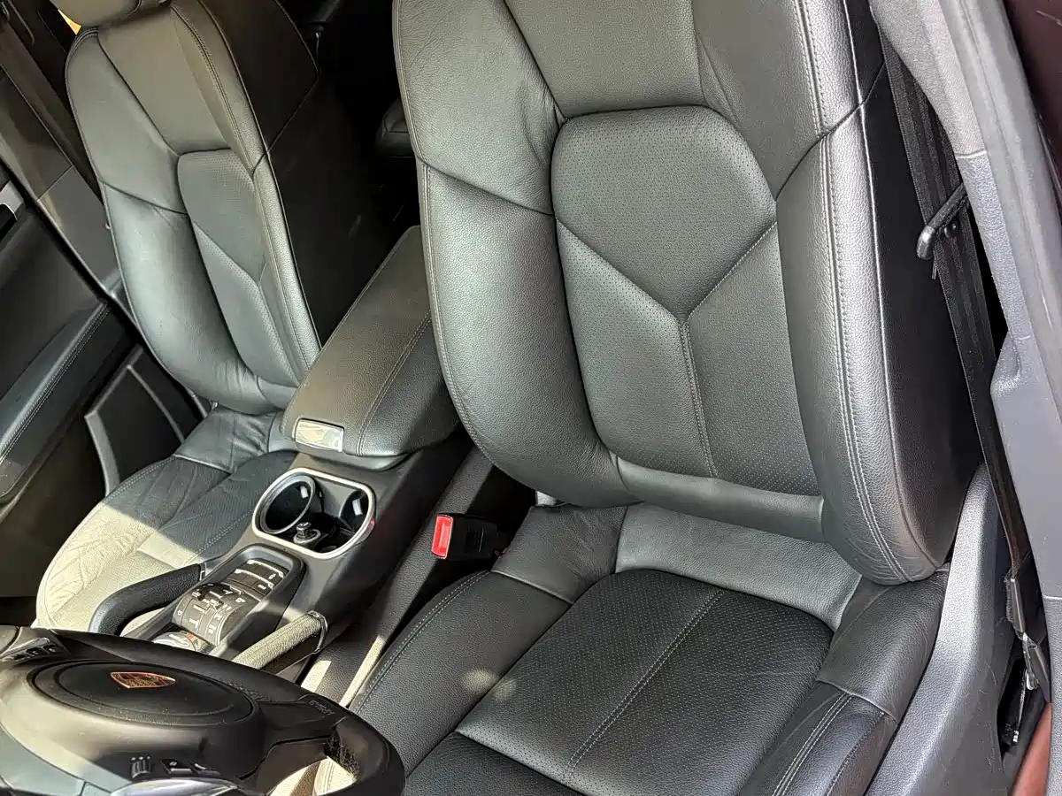 Porsche Cayenne 2014 Cayenne Platinum Edition 3.0T фото 8