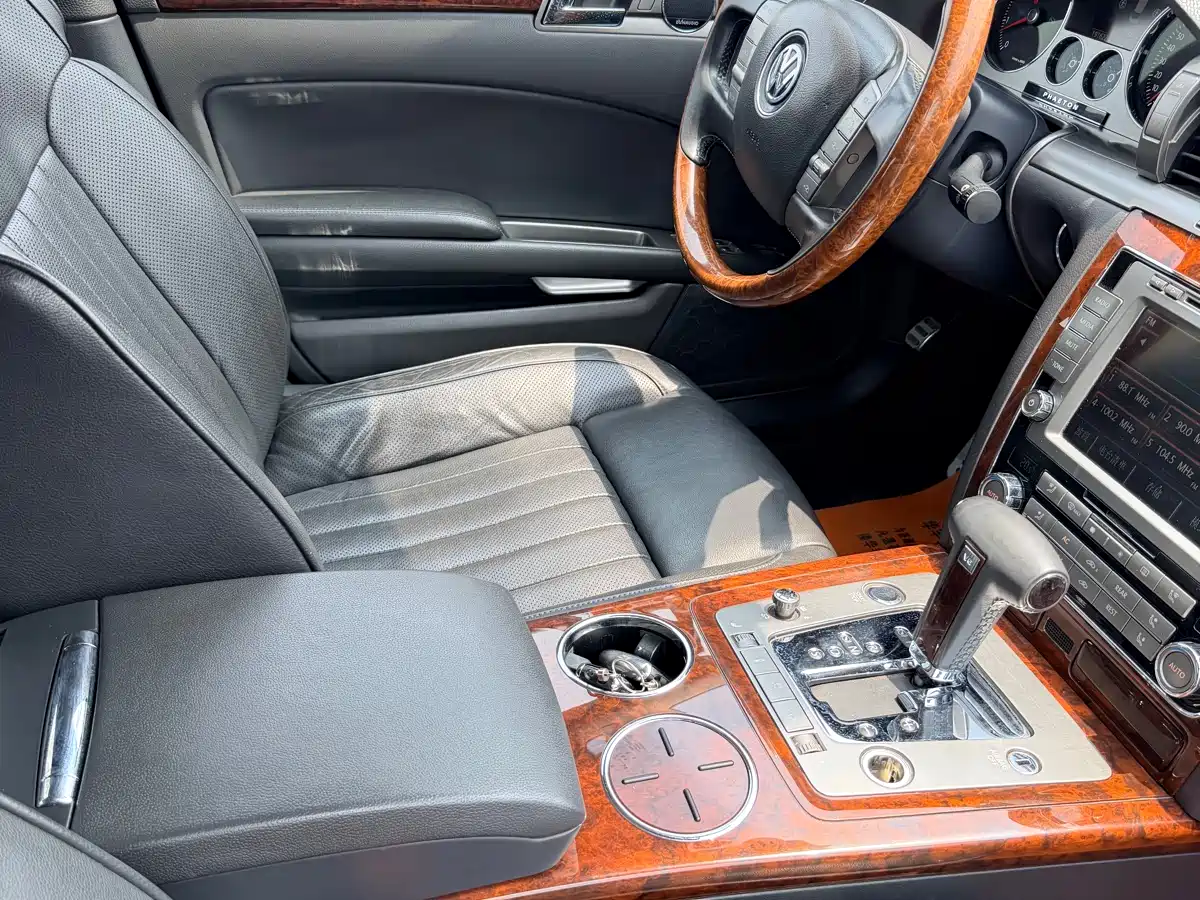 Volkswagen Phaeton 2011 3.6L V6 5-Seater Extended Comfort фото 22