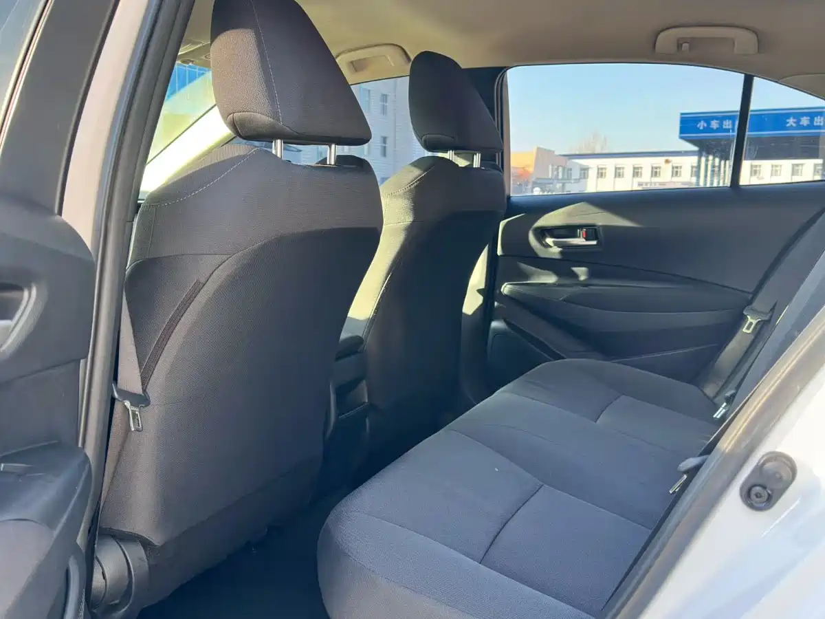 Toyota Corolla 2022 Hybrid 1.8L E-CVT Pioneer Edition фото 6