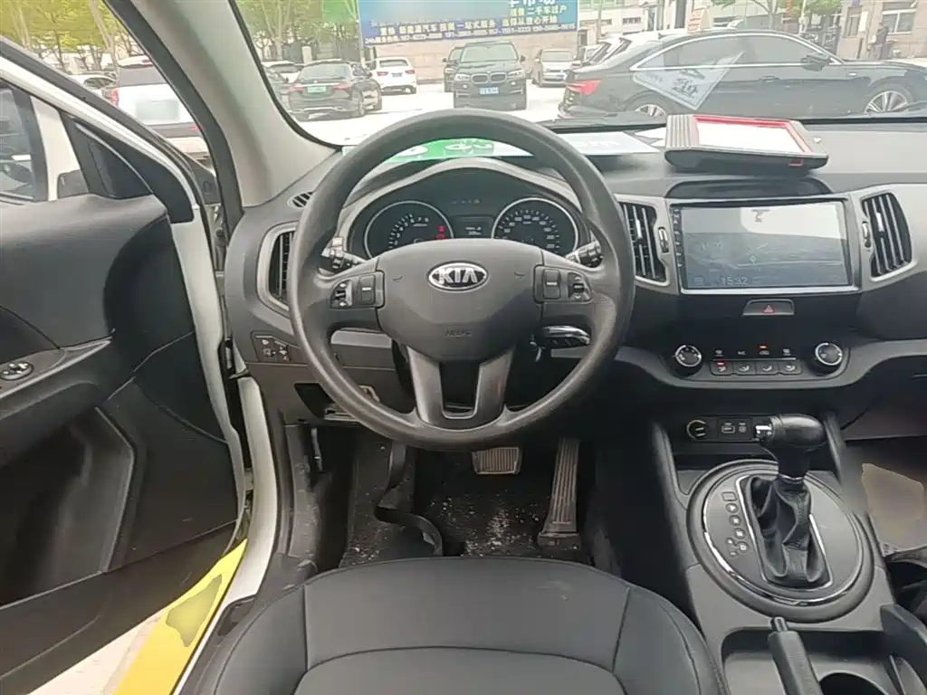 Kia Sportage 2016 2.0L Automatic 2WD GL фото 11