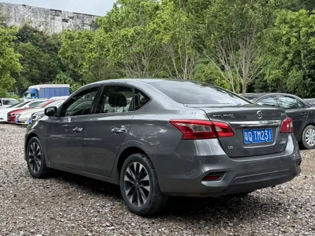 Фото 2 - Nissan Sylphy