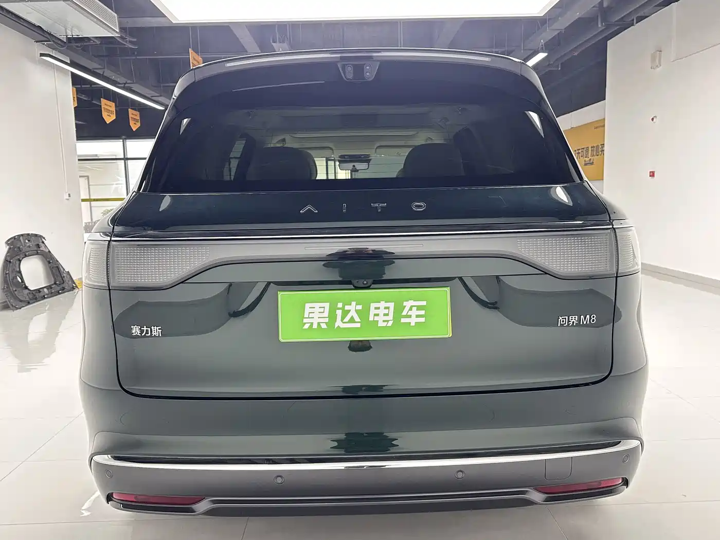 AITO Wenjie AITO M8 2025 Model Extended Range Max+ Edition 53.4kWh 6-Seater фото 8