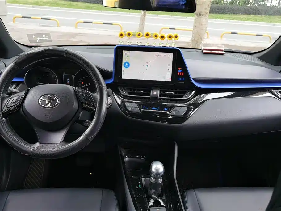 Toyota C-HR 2020 Model 2.0L Leading фото 12