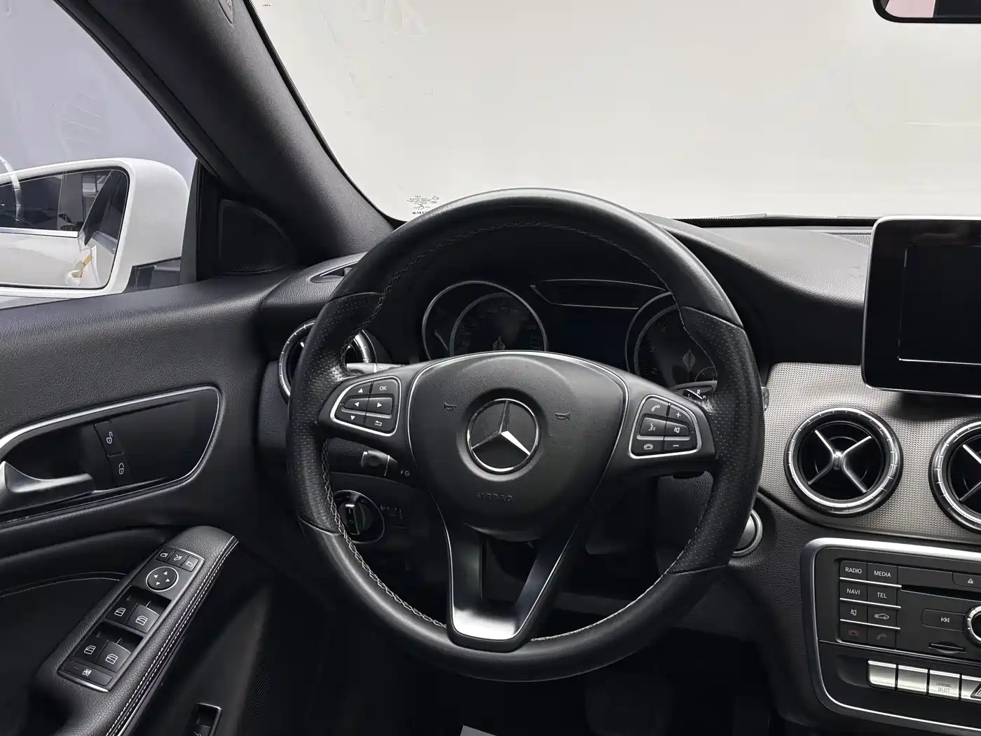 Mercedes-Benz CLA (Import) 2016 Facelift CLA 200 Sport фото 17