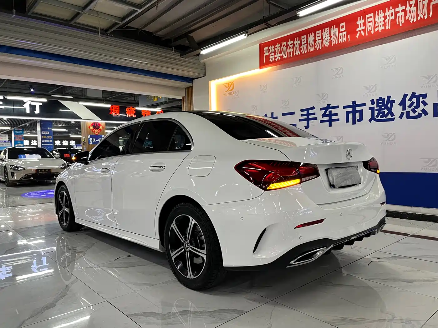 Mercedes-Benz A-Class 2022 Facelift A 200 L Sport Sedan Dynamic фото 3