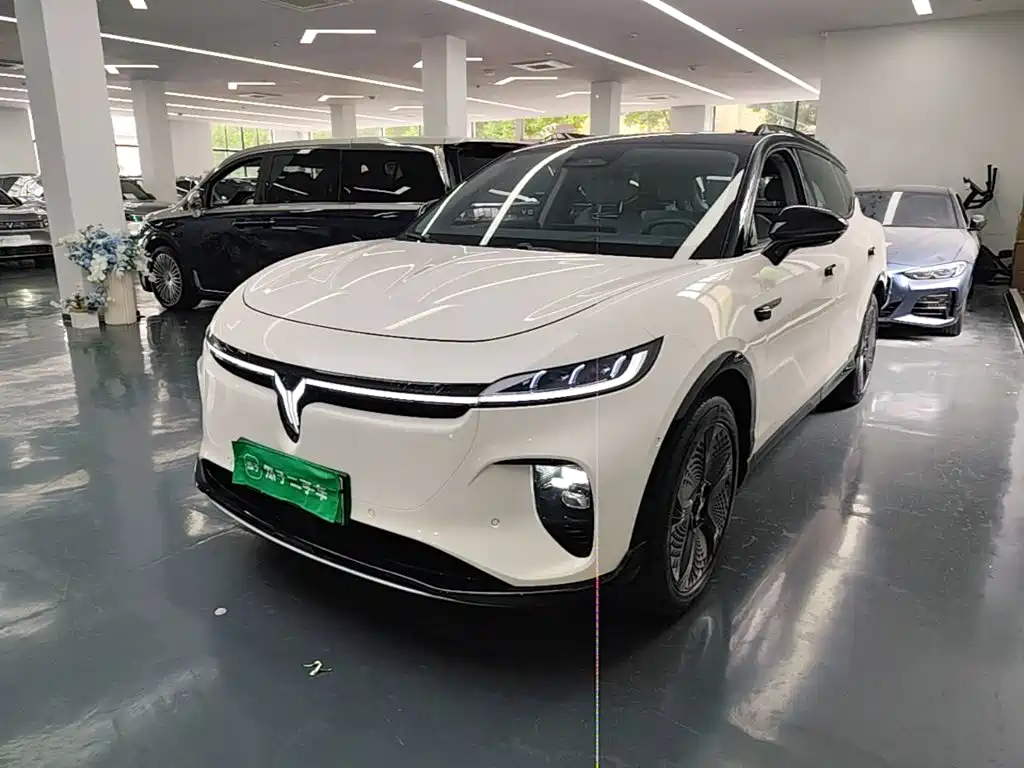 Электромобиль Voyah Zhiyin (2024)