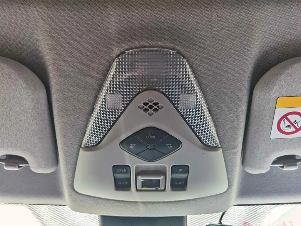 Toyota C-HR 2023 2021 2.0L Luxury Edition
