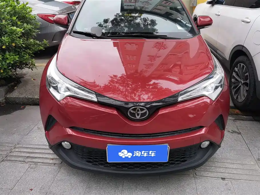 Toyota C-HR 2020 Model 2.0L Leading фото 2